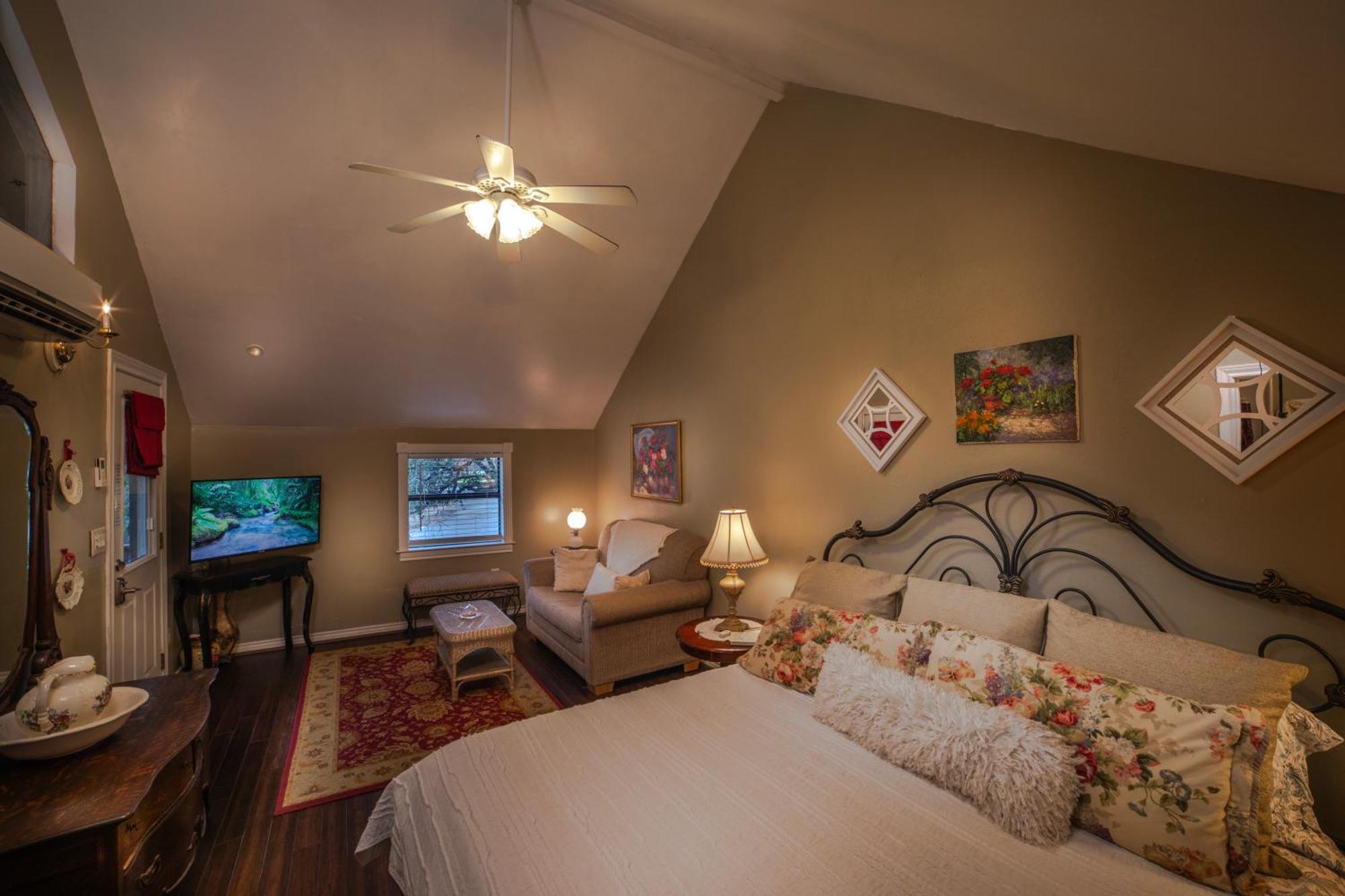 Bed And Breakfast On White Rock Creek 웨이코 외부 사진